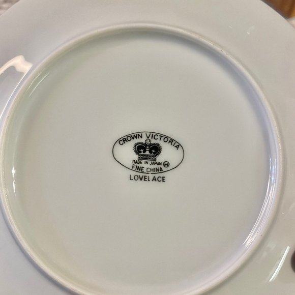 Vintage Lovelace by Crown Victoria Fine China - 2 - 5 Pc Place Settings - Picture 13 of 16